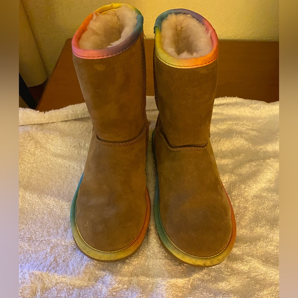 UGG Rainbow Genuine Shearling Lined Boot Brown Size 4